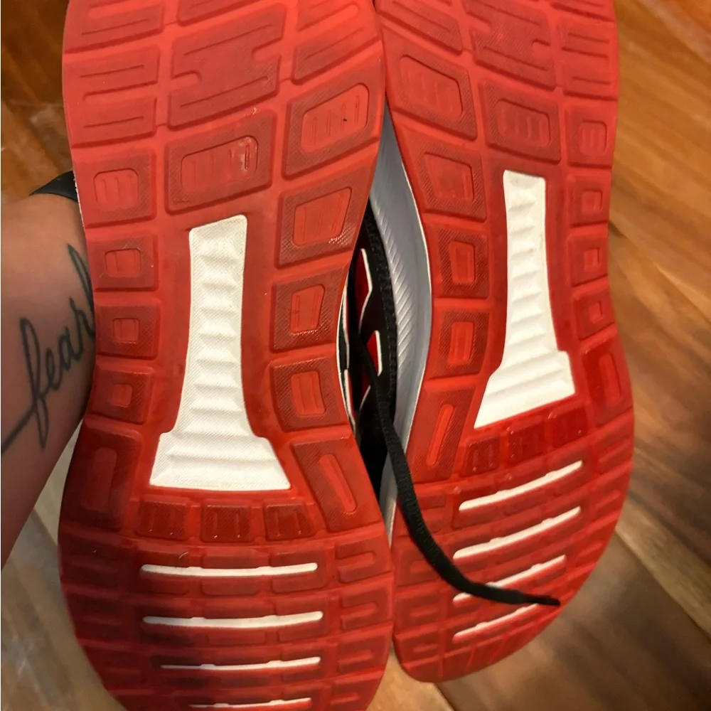 Adidas Running Shoes Men’s 10 Black Red Athletic Sneakers Lightweight ‎ (s9)